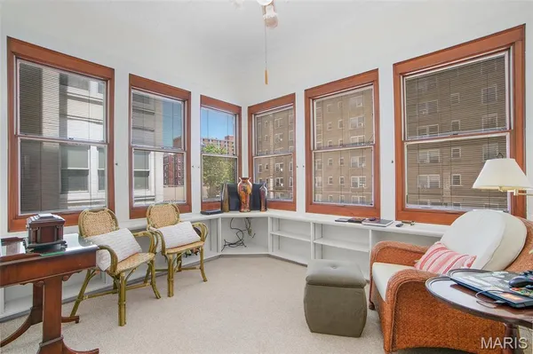 $349,500 | 4 North Kingshighway Boulevard, Unit 4D, St. Louis, MO 63108