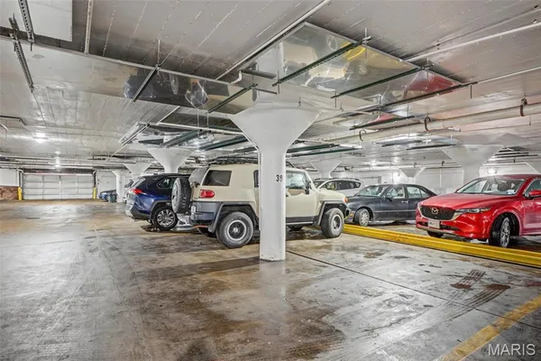$349,500 | 4 North Kingshighway Boulevard, Unit 4D, St. Louis, MO 63108