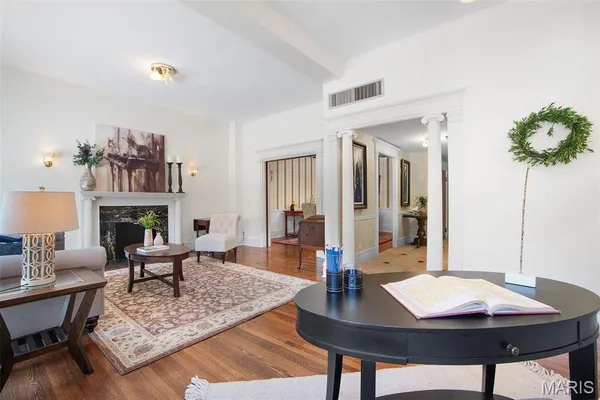 $349,500 | 4 North Kingshighway Boulevard, Unit 4D, St. Louis, MO 63108