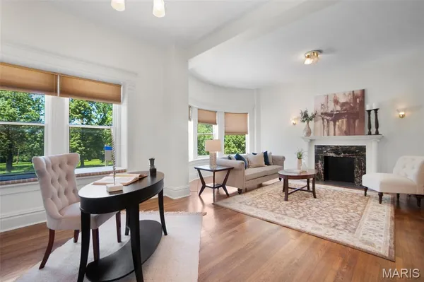 $349,500 | 4 North Kingshighway Boulevard, Unit 4D, St. Louis, MO 63108