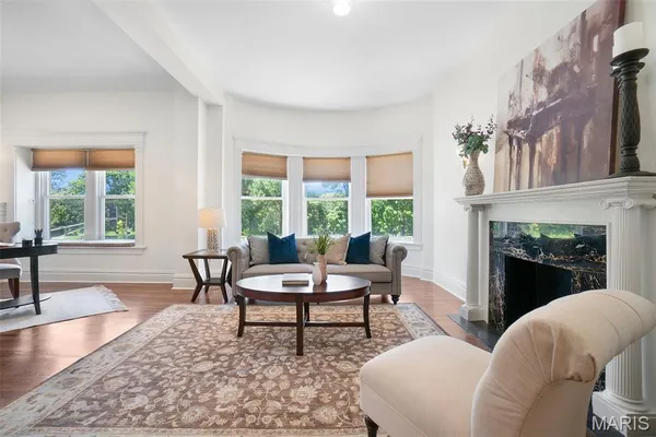 $349,500 | 4 North Kingshighway Boulevard, Unit 4D, St. Louis, MO 63108