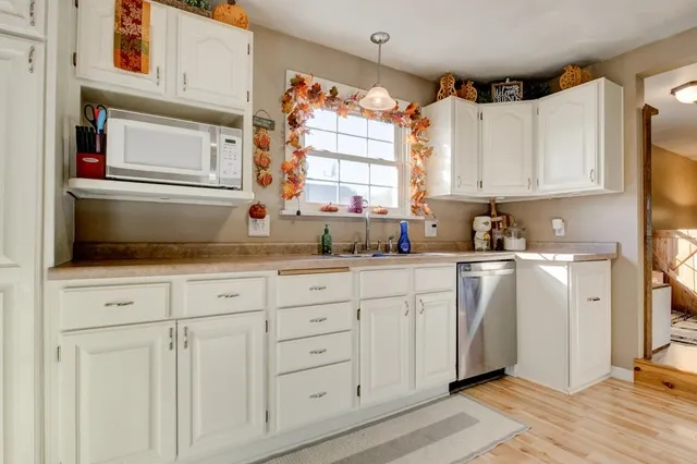 $295,000 | 4309 10th Street, Menominee, MI 49858