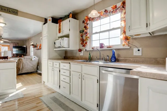 $295,000 | 4309 10th Street, Menominee, MI 49858