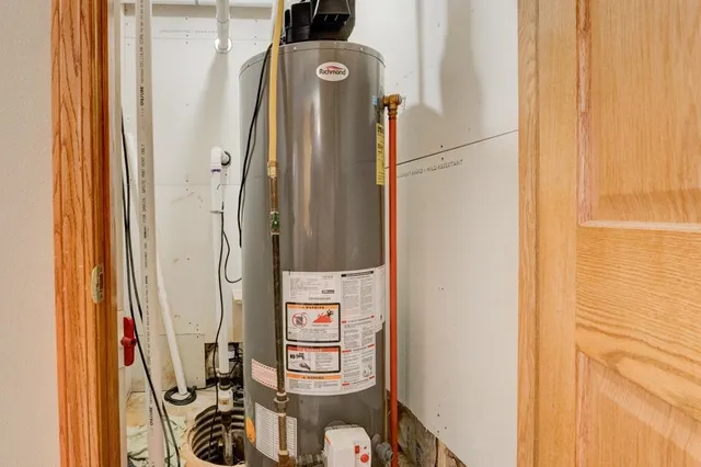 $295,000 | 4309 10th Street, Menominee, MI 49858