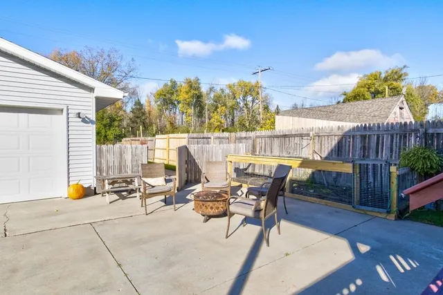 $295,000 | 4309 10th Street, Menominee, MI 49858