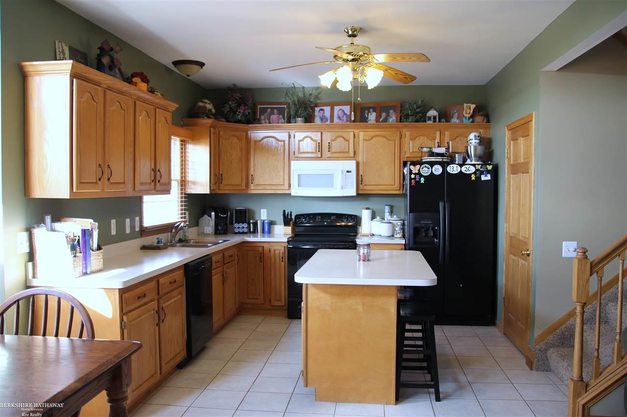 7109 Emmett Road Yale, MI 48097 - Photo 2 of 21 31339125-1.JPG