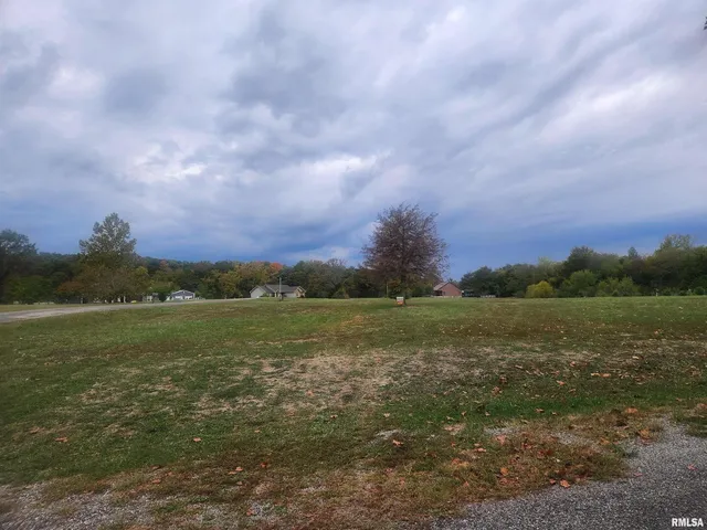 $34,900 | 821 Bluebell Road, Du Quoin, IL 62832