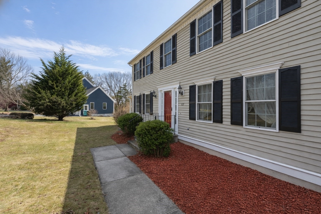 127 Hillcrest Road Northbridge, MA 01588 - Photo 2 of 38