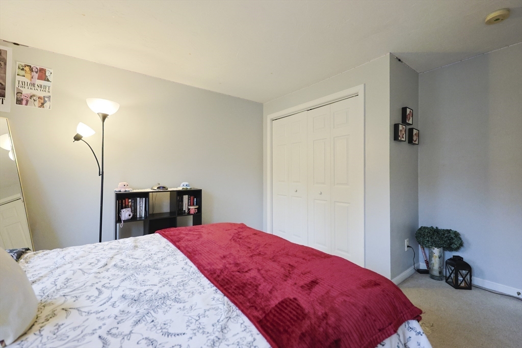 127 Hillcrest Road Northbridge, MA 01588 - Photo 24 of 38