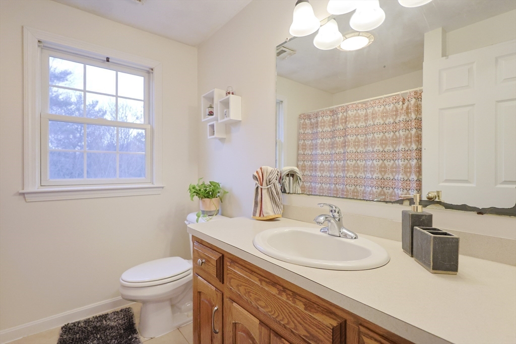 127 Hillcrest Road Northbridge, MA 01588 - Photo 28 of 38