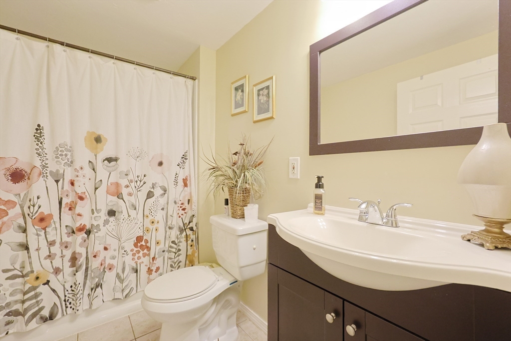 127 Hillcrest Road Northbridge, MA 01588 - Photo 31 of 38