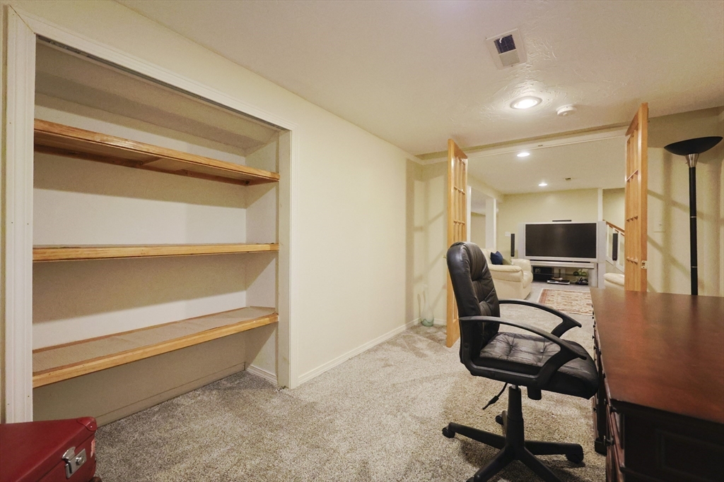 127 Hillcrest Road Northbridge, MA 01588 - Photo 32 of 38