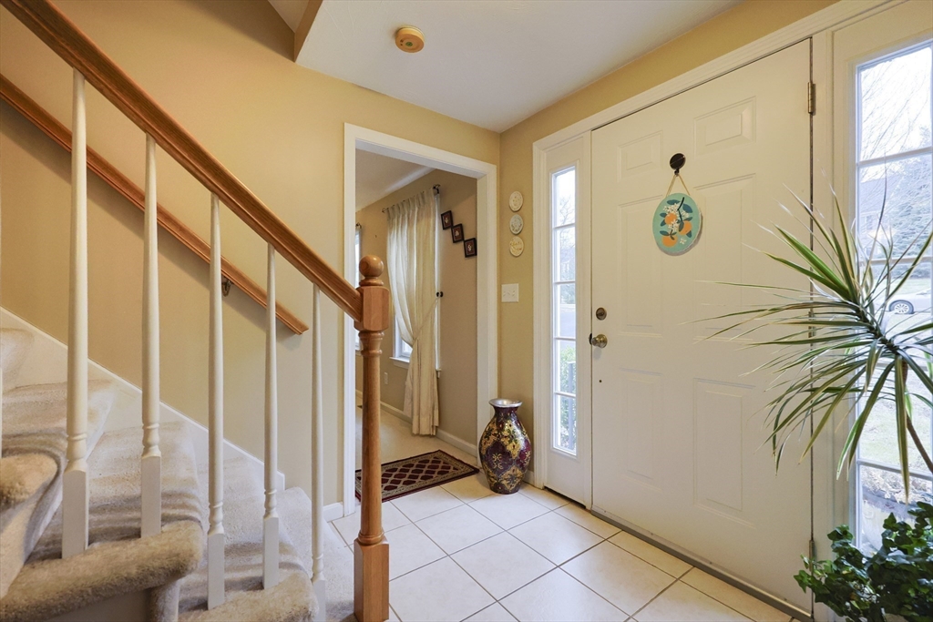 127 Hillcrest Road Northbridge, MA 01588 - Photo 4 of 38