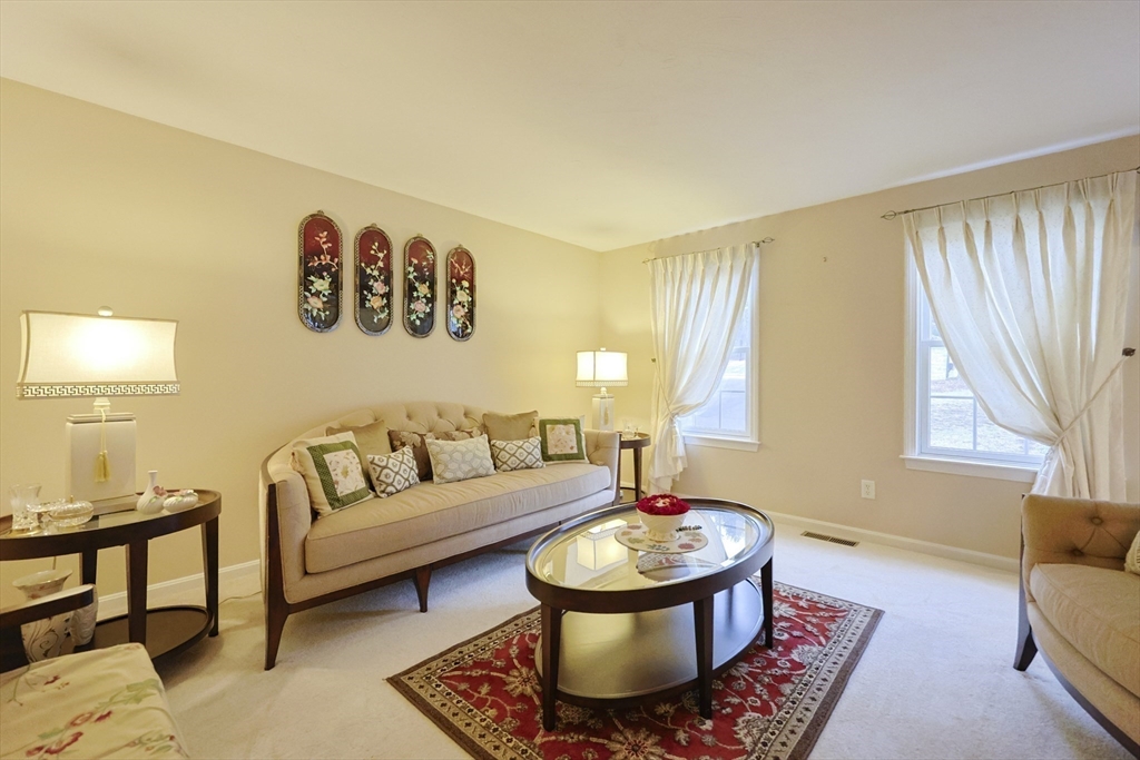 127 Hillcrest Road Northbridge, MA 01588 - Photo 6 of 38