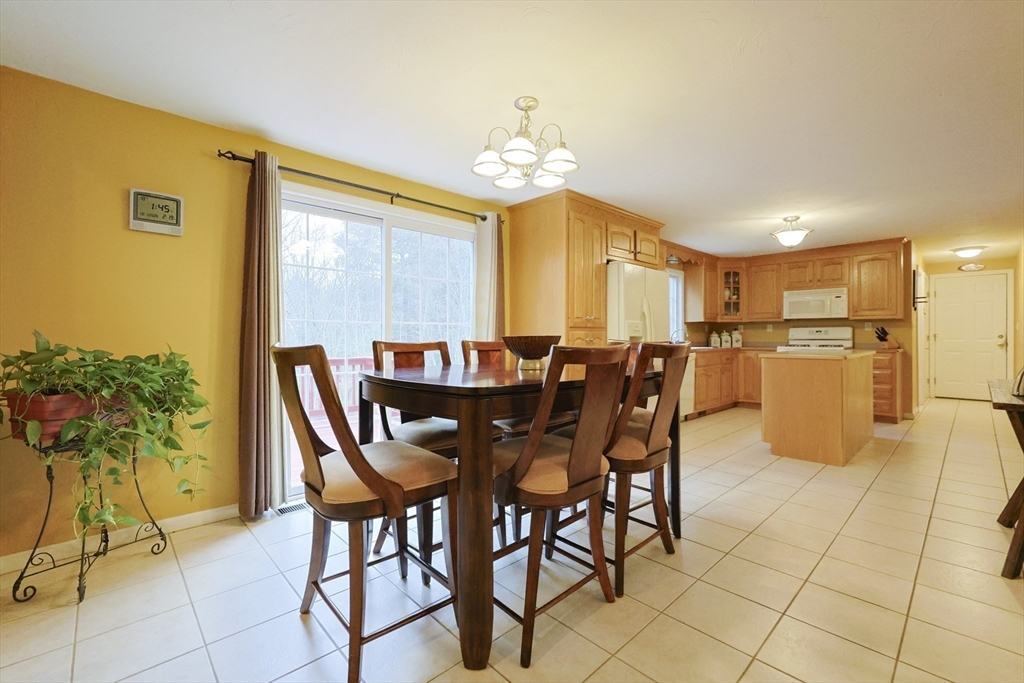 127 Hillcrest Road Northbridge, MA 01588 - Photo 9 of 38