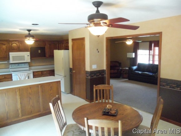 26 Country Town Road Springfield, IL 62712 - Photo 3 of 13