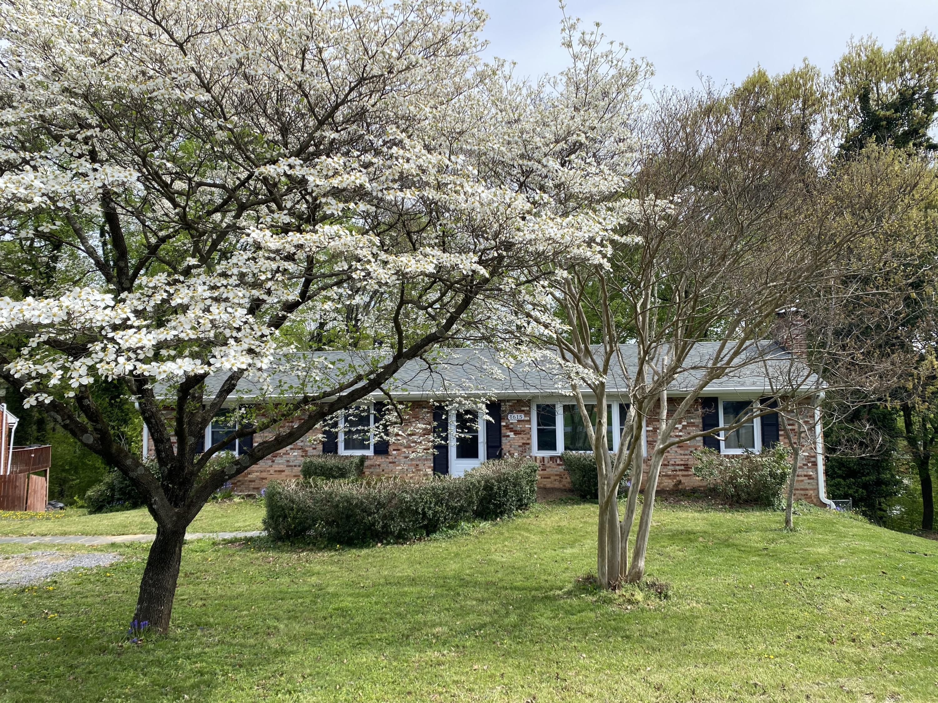 1615 Sigmon Road Northwest Roanoke, VA 24017 - Photo 1 of 21 Front