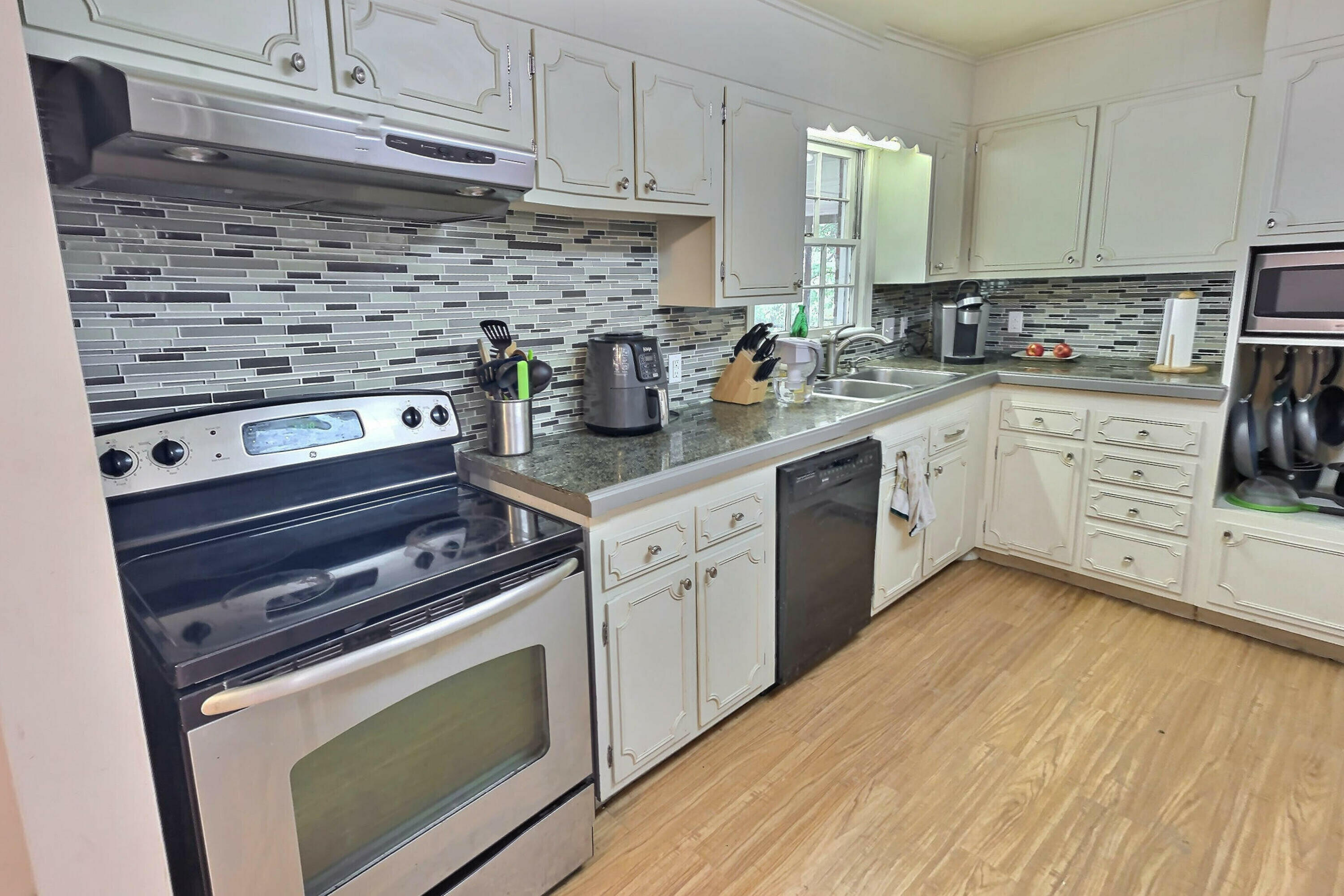 1615 Sigmon Road Northwest Roanoke, VA 24017 - Photo 6 of 21 Kitchen