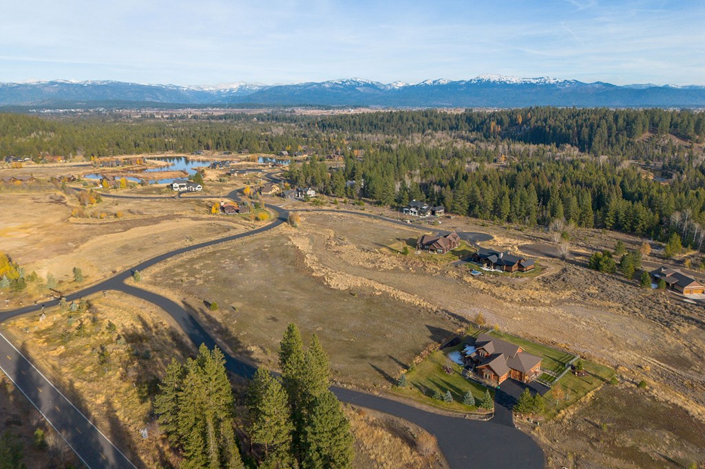 18 Arrowgrass Court, Unit 58 McCall, ID 83638 - Photo 3 of 56