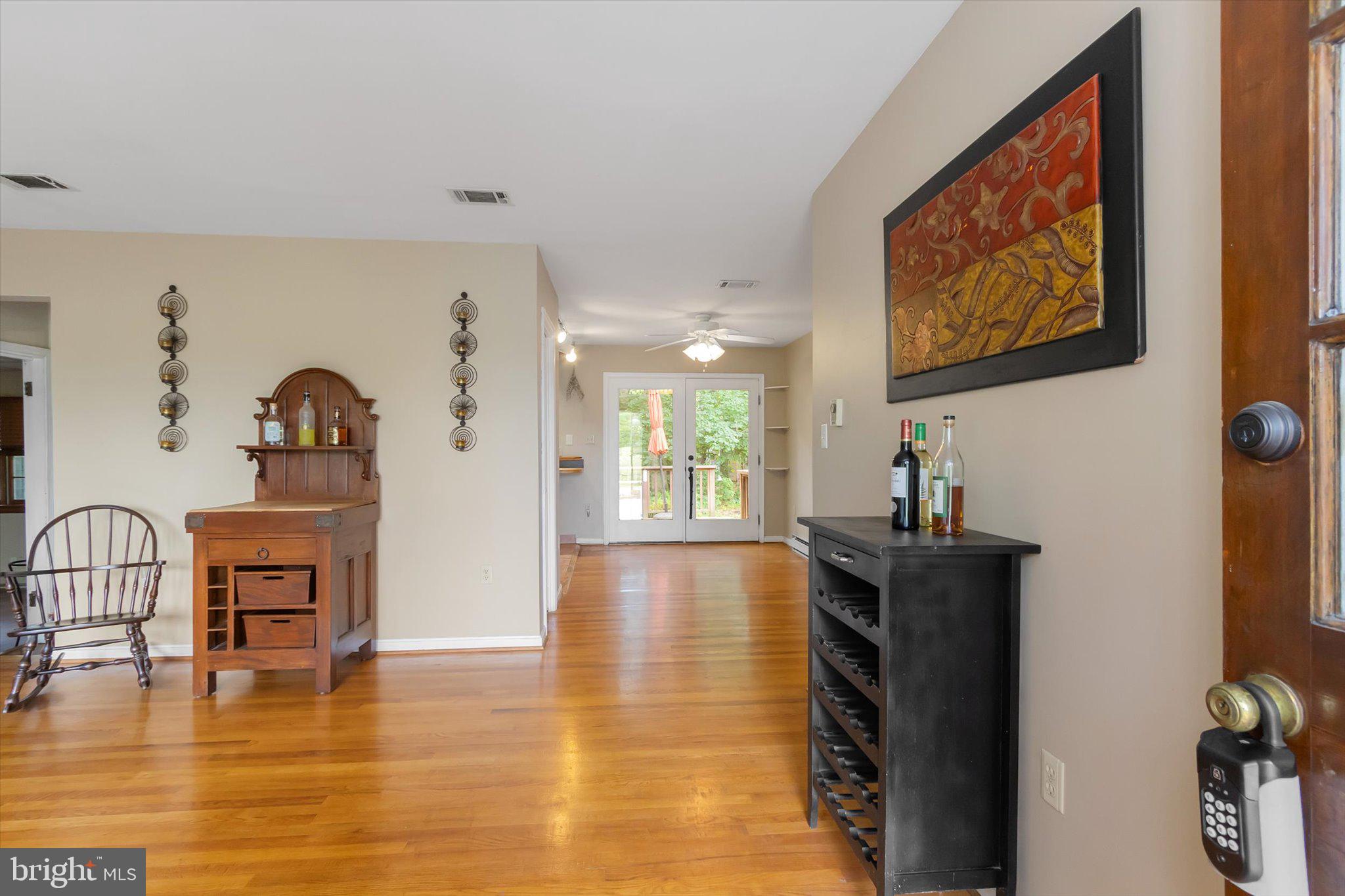 561 Co Rte 12/1 Shepherdstown, WV 25443 - Photo 11 of 45 Entrance at Front Door