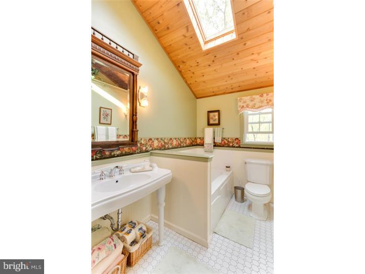 19 Tuckerton Road Shamong, NJ 08088 - Photo 15 of 25 Bathroom