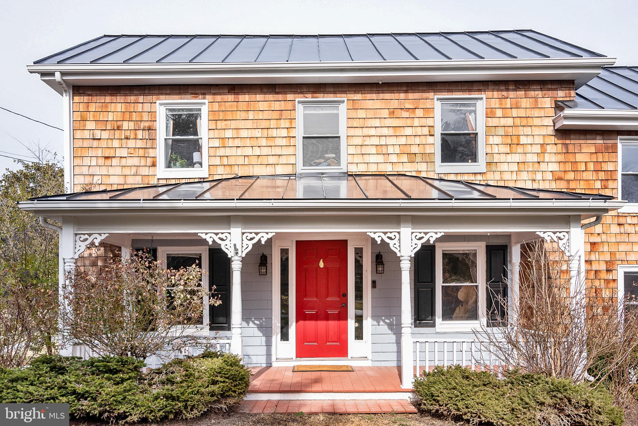 22582 Pot Pie Road Wittman, MD 21676 - Photo 4 of 36 front view of a house