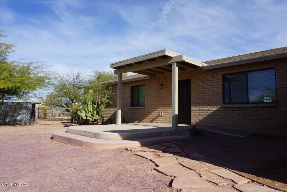 5661 North Avra Road Tucson, AZ 85743 - Photo 2 of 45 Gallery Image 2