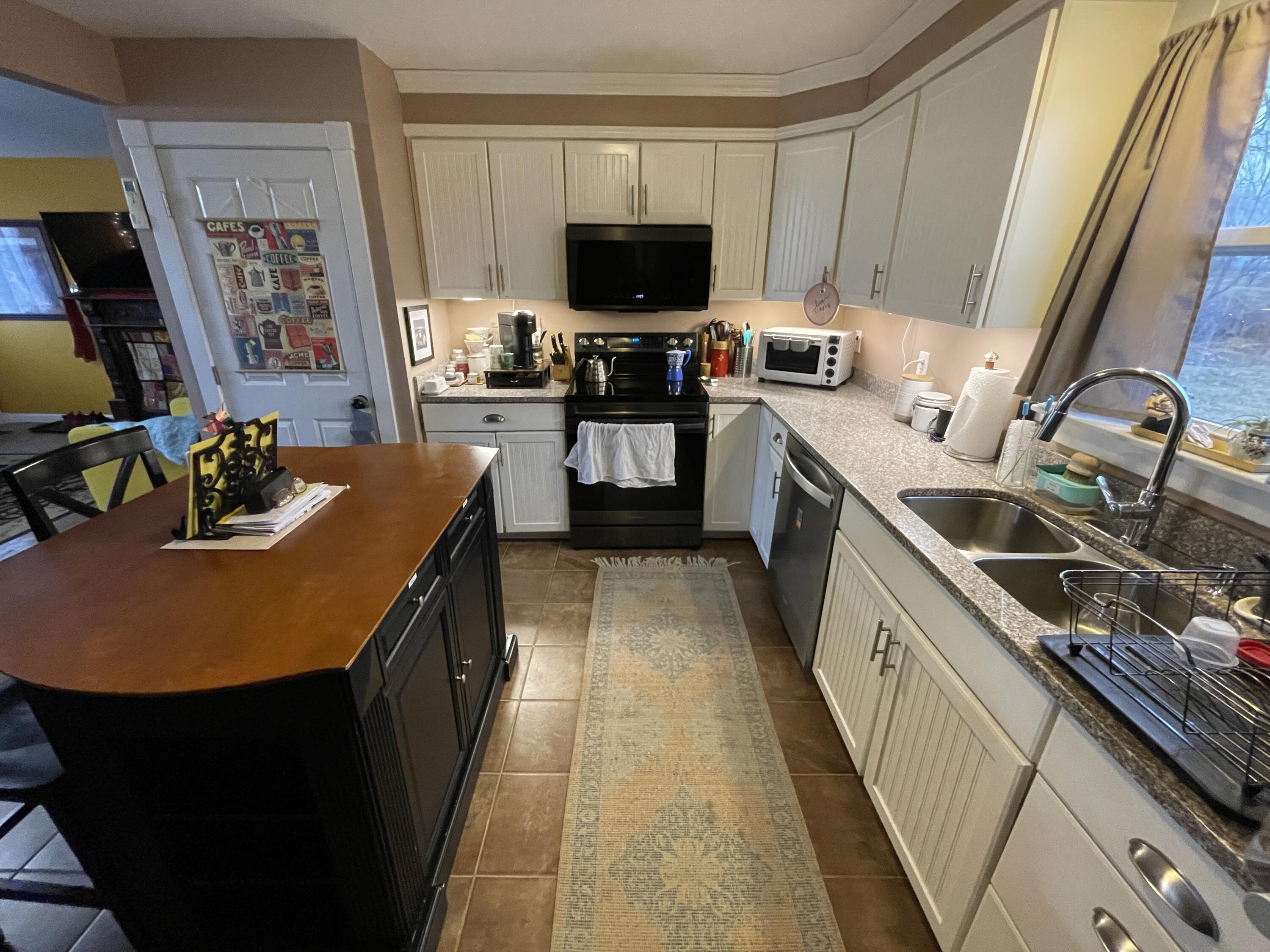 382 Main Street Ellsworth, ME 04605 - Photo 5 of 15 IMG_8697