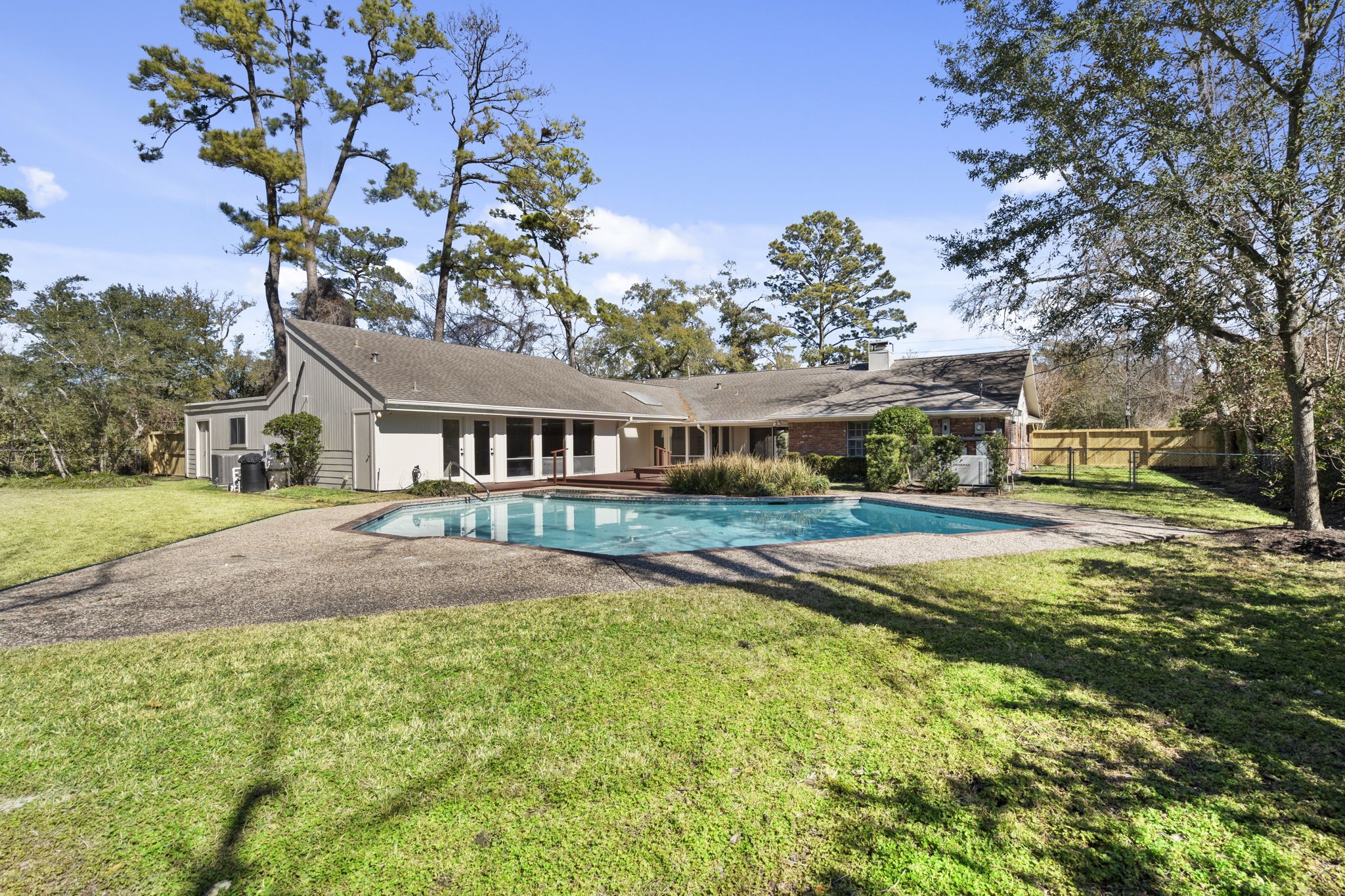 365 Piney Point Road Houston, TX 77024 - Photo 34 of 37