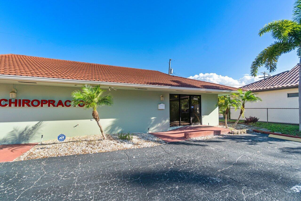 705 Park Avenue, Unit A Lake Park, FL 33403 - Photo 3 of 28