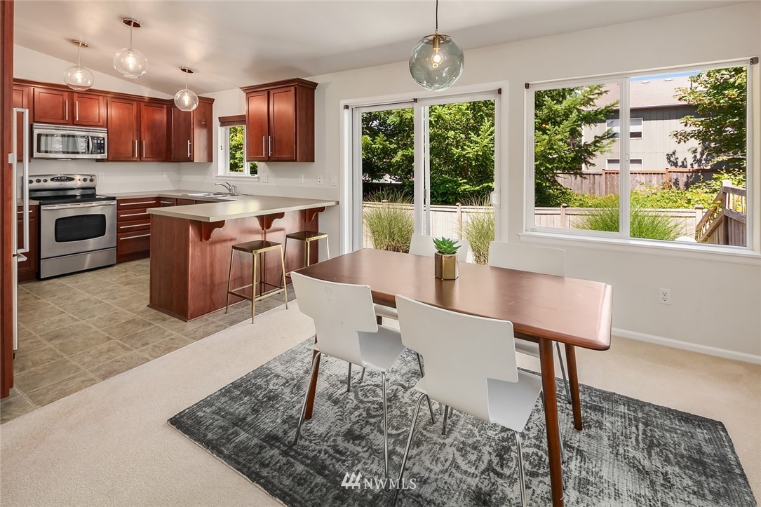 4413 Roxanna Loop Southeast Lacey, WA 98503 - Photo 2 of 17 Gallery Image 2