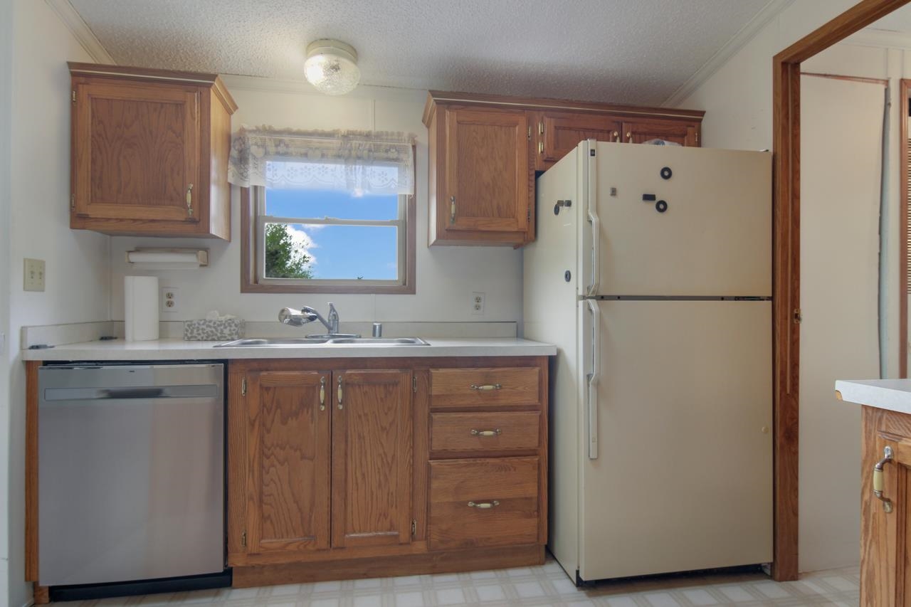 5446 Quarterline Road Kewadin, MI 49648 - Photo 8 of 31 1900009-7.JPG