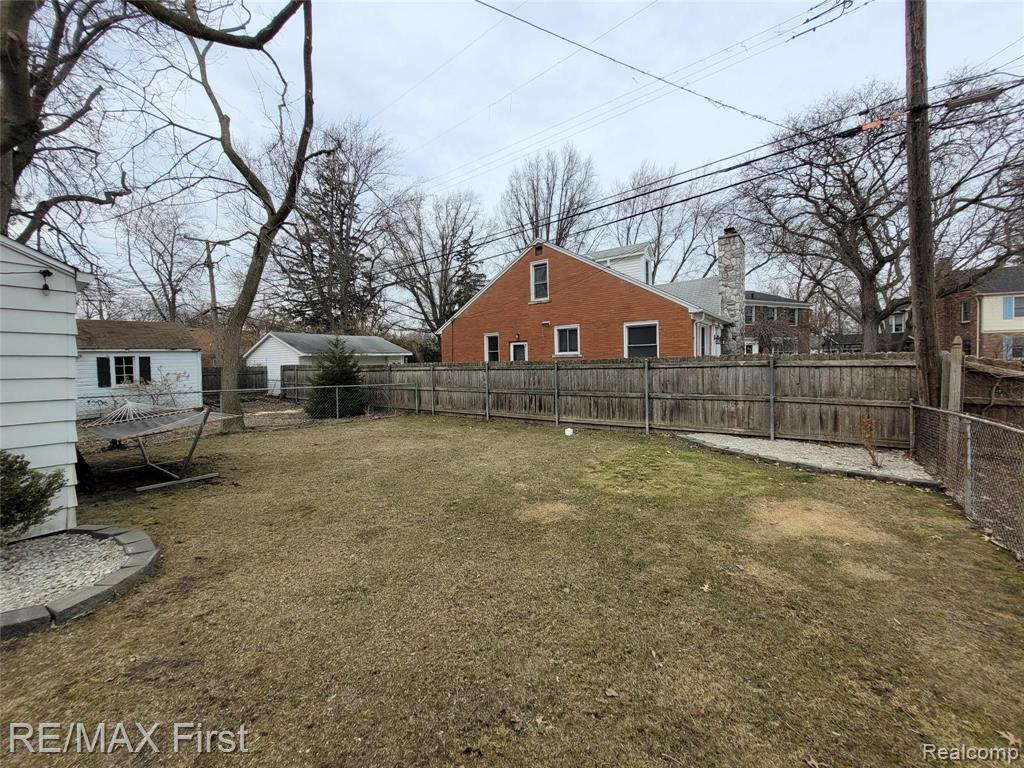 1168 Vernier Road Grosse Pointe Woods, MI 48236 - Photo 19 of 21