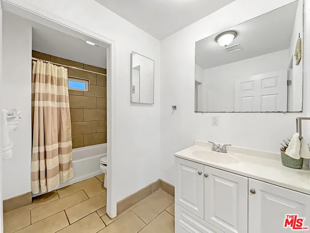 $3,000 | 10328 Firmona Avenue, Inglewood, CA 90304