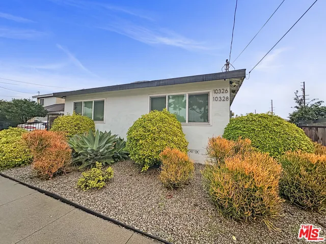 $3,000 | 10328 Firmona Avenue, Inglewood, CA 90304