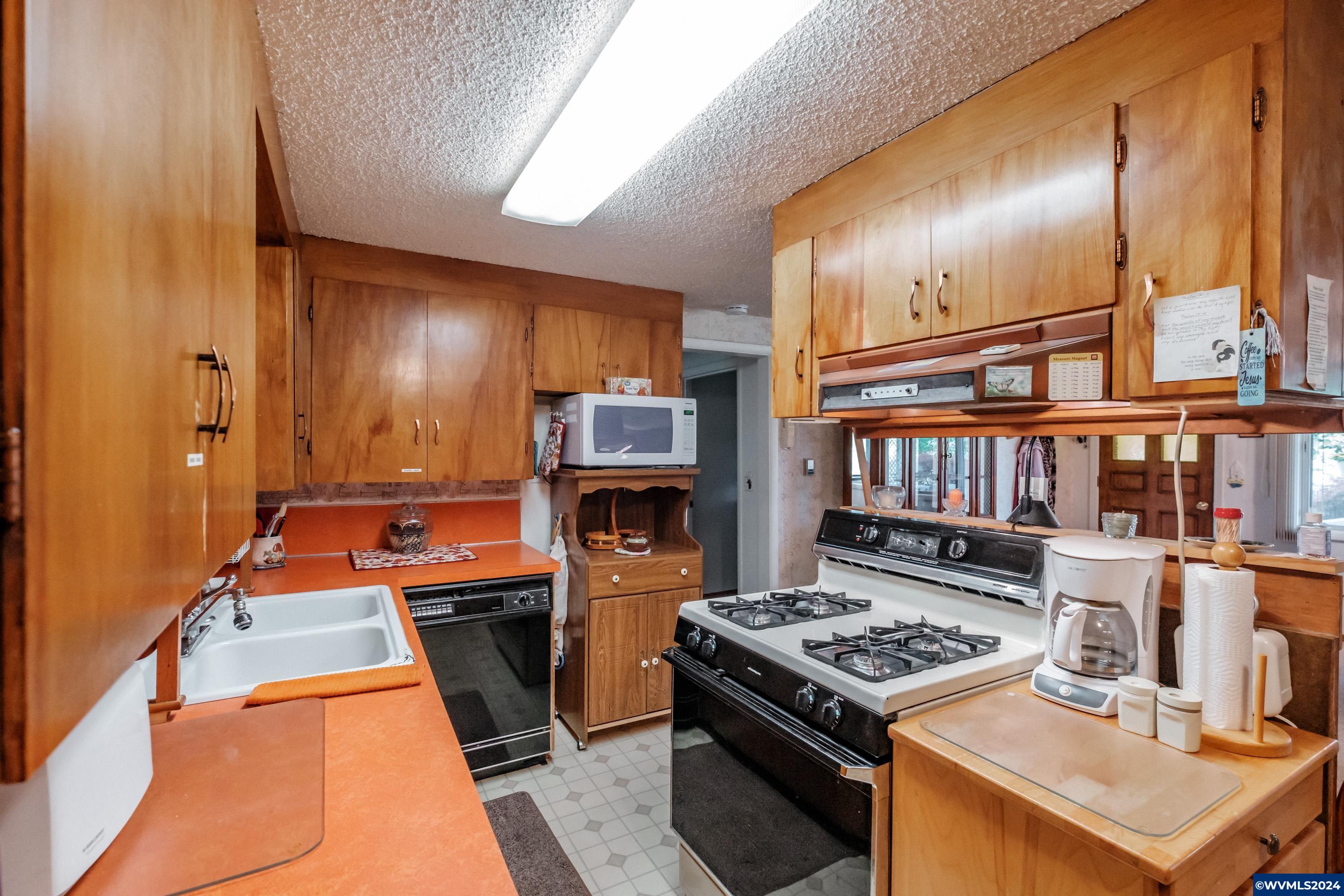 28436 Liberty Road Sweet Home, OR 97386 - Photo 16 of 42 Gallery Image 16