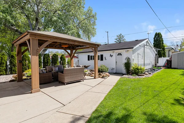 $539,000 | 9101 27th Street, Brookfield, IL 60513