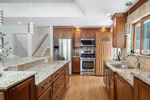 $539,000 | 9101 27th Street, Brookfield, IL 60513