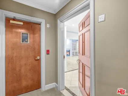 $1,299,000 | 277 South Spalding Drive, Unit 102, Beverly Hills, CA 90212