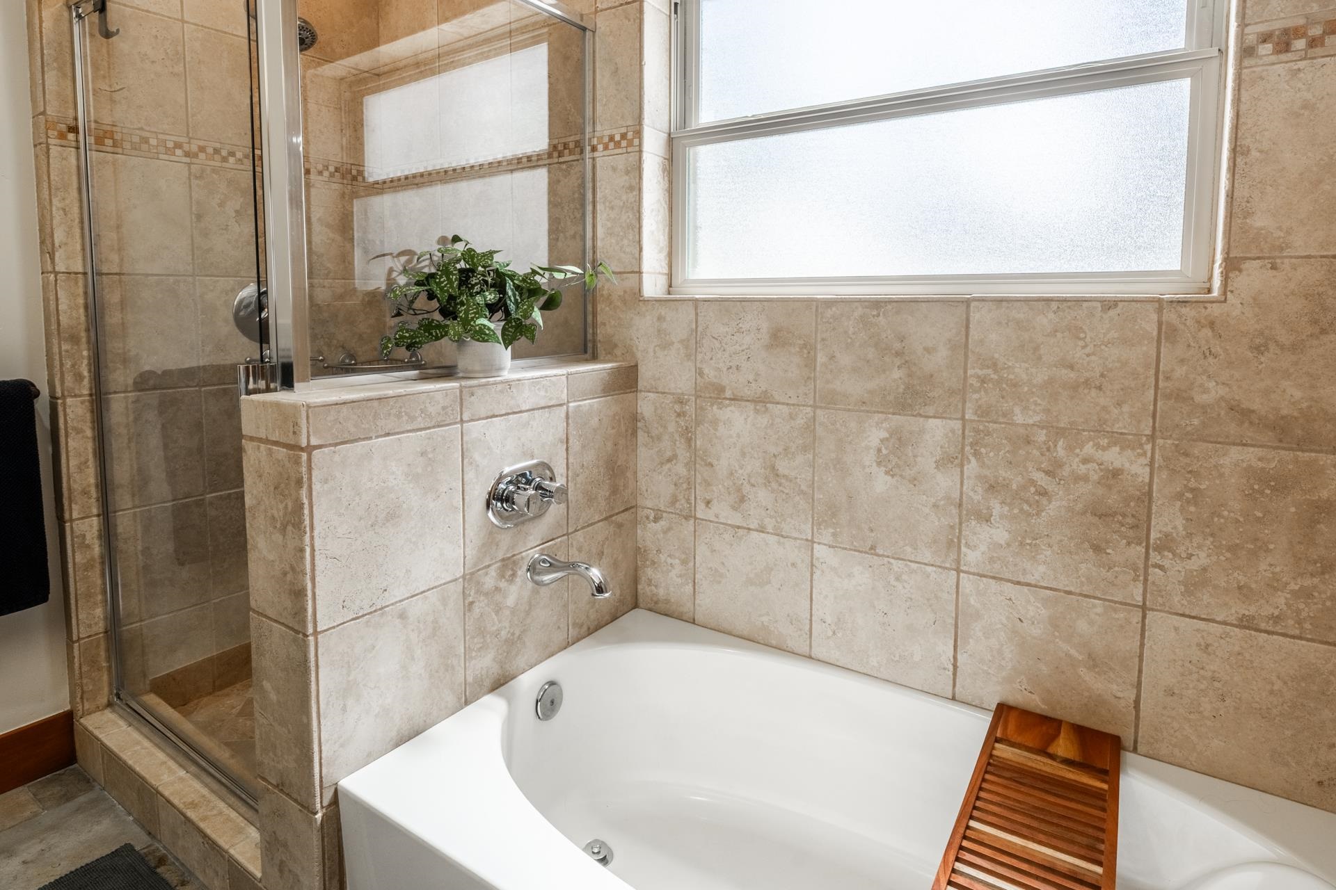 125 Davison Road, Unit 1 Mammoth Lakes, CA 93546 - Photo 22 of 46 a bathroom with a bathtub and shower