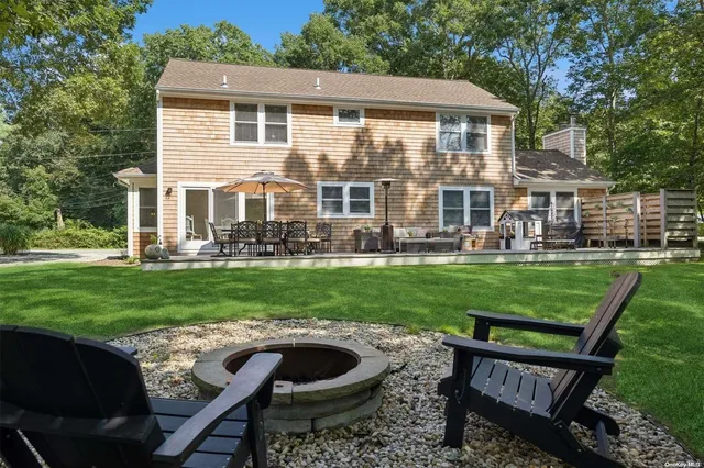 $1,995,000 | 45 Fox Hunt Lane, Amagansett, NY 11930