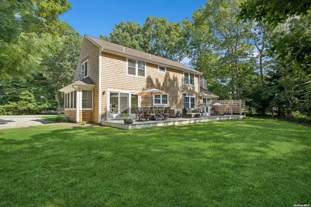 $1,995,000 | 45 Fox Hunt Lane, Amagansett, NY 11930