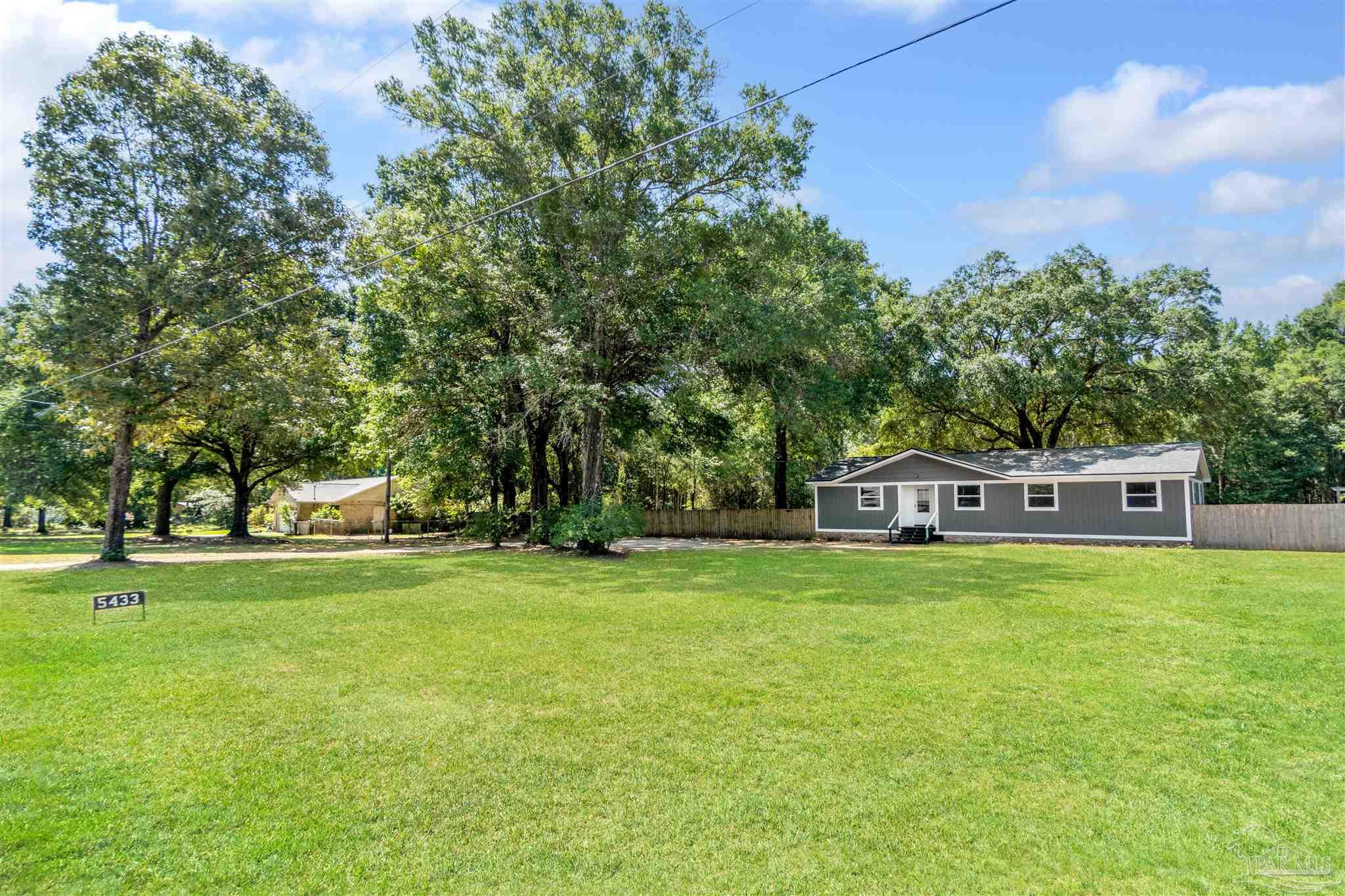5433 Delona Road Milton, FL 32583 - Photo 4 of 40