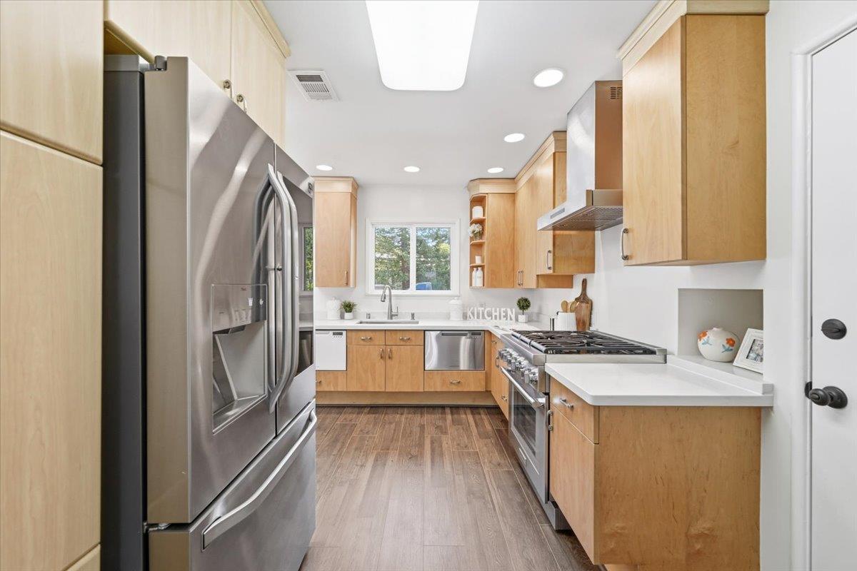 402 Stephen Road San Mateo, CA 94403 - Photo 12 of 25