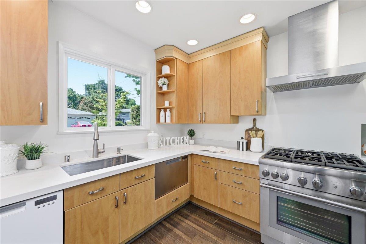 402 Stephen Road San Mateo, CA 94403 - Photo 10 of 25