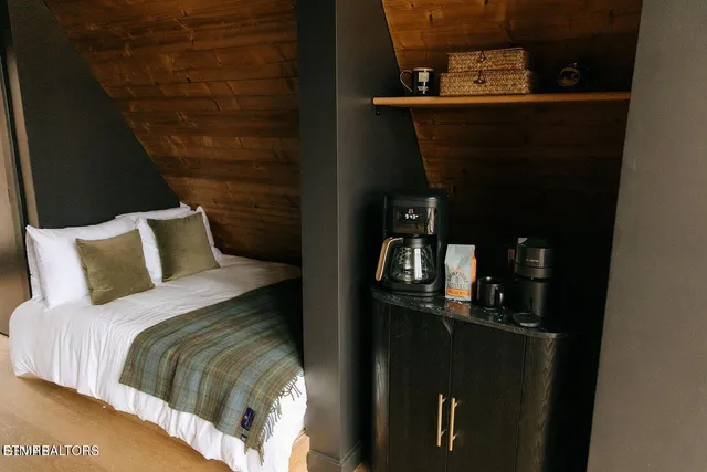 $746,000 | 2008 Mindy Jo Way, Sevierville, TN 37862