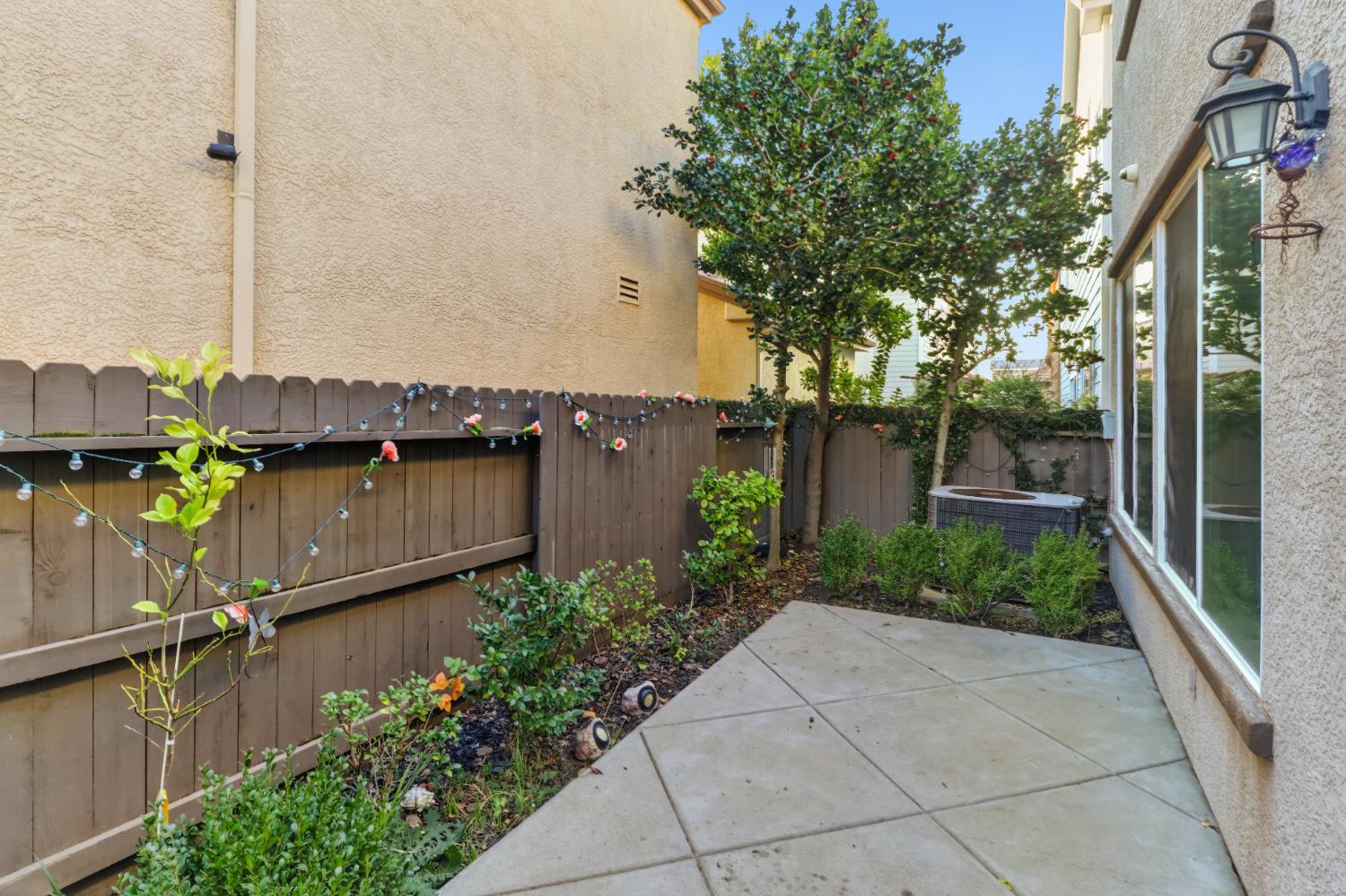11832 Stoney Ridge Way Rancho Cordova, CA 95742 - Photo 41 of 44 a backyard of a house with lots of green space