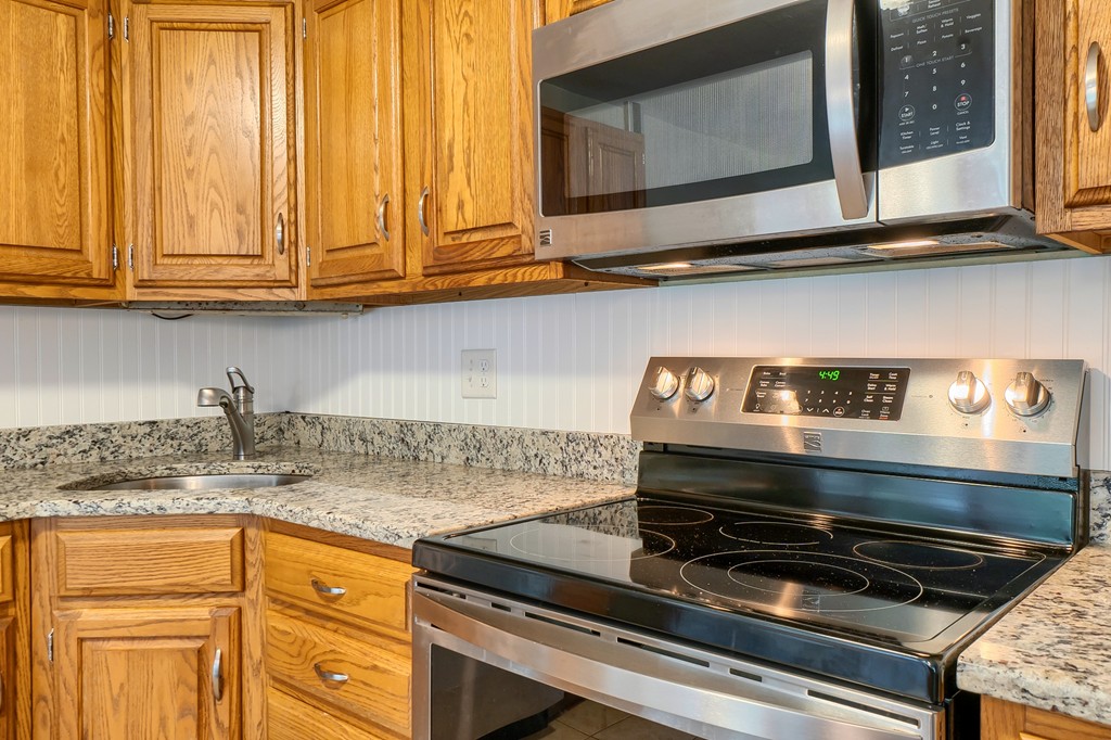 111 Ridgefield Circle, Unit C Clinton, MA 01510 - Photo 3 of 32 Gallery Image 3
