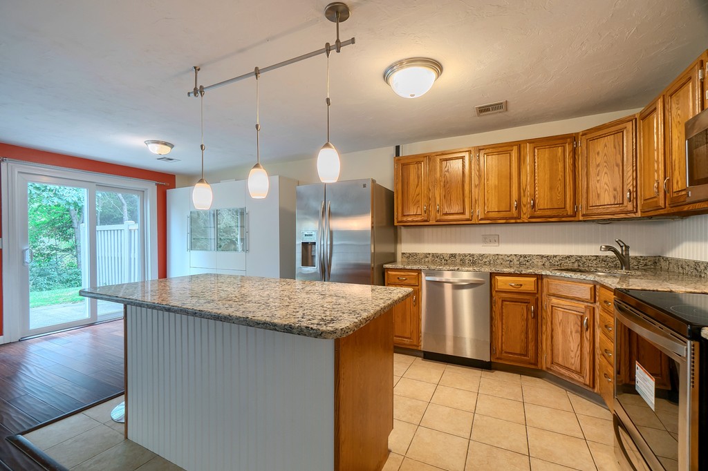 111 Ridgefield Circle, Unit C Clinton, MA 01510 - Photo 4 of 32 Gallery Image 4