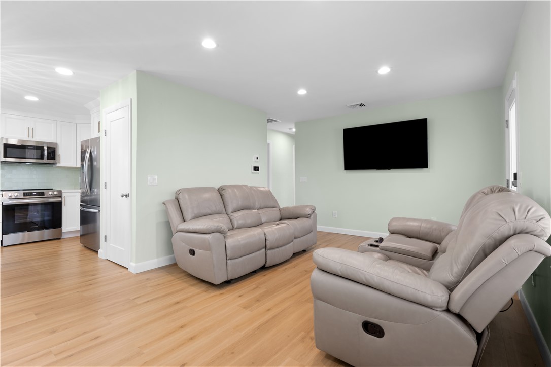 446 Atlantic Avenue Westerly, RI 02891 - Photo 10 of 36